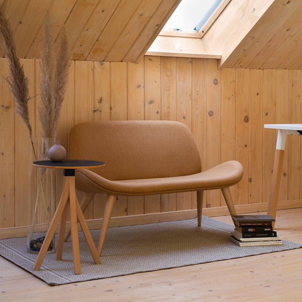 Sofa Tilkka 4L, Era CSE11 med eg ben – image 1