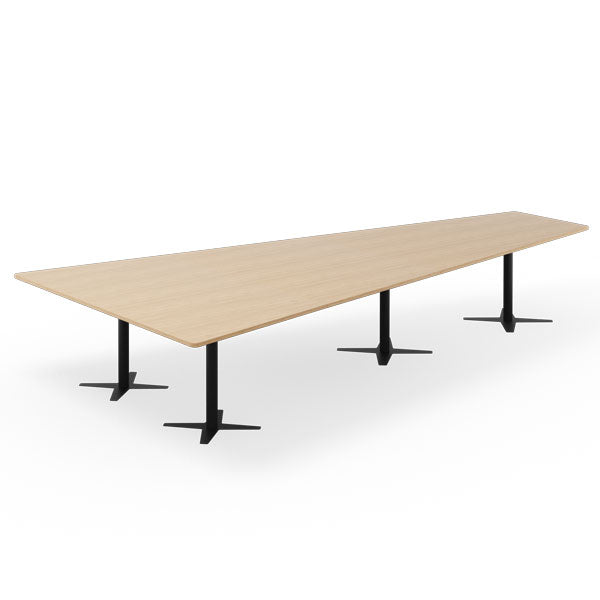 Ergoff Konferencebord DNA, Eg 4400x2175 mm trapezformet, Sort understel – Konferenceborde