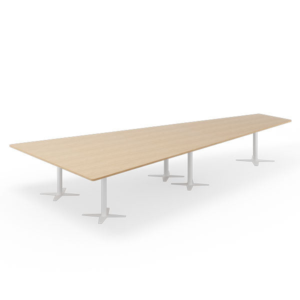 Ergoff Konferencebord DNA, Eg 5000x2365 mm trapezformet, Hvidt understel – Konferenceborde
