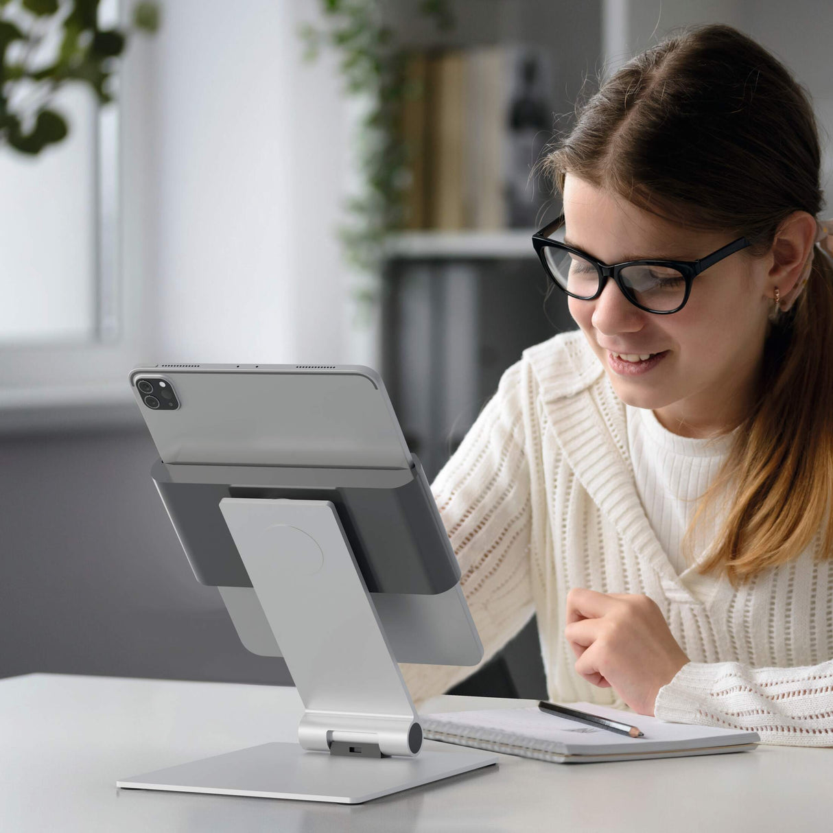 TABLET HOLDER TABLE