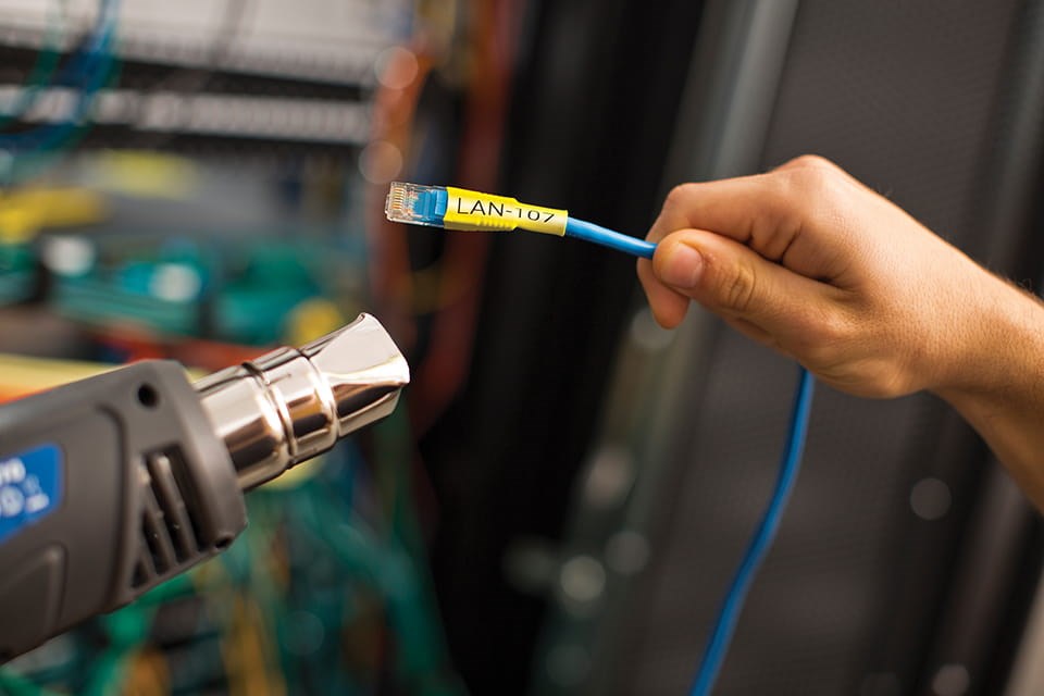 HSe-611E sort på gul krympeflextape – 5,2 mm – image 2