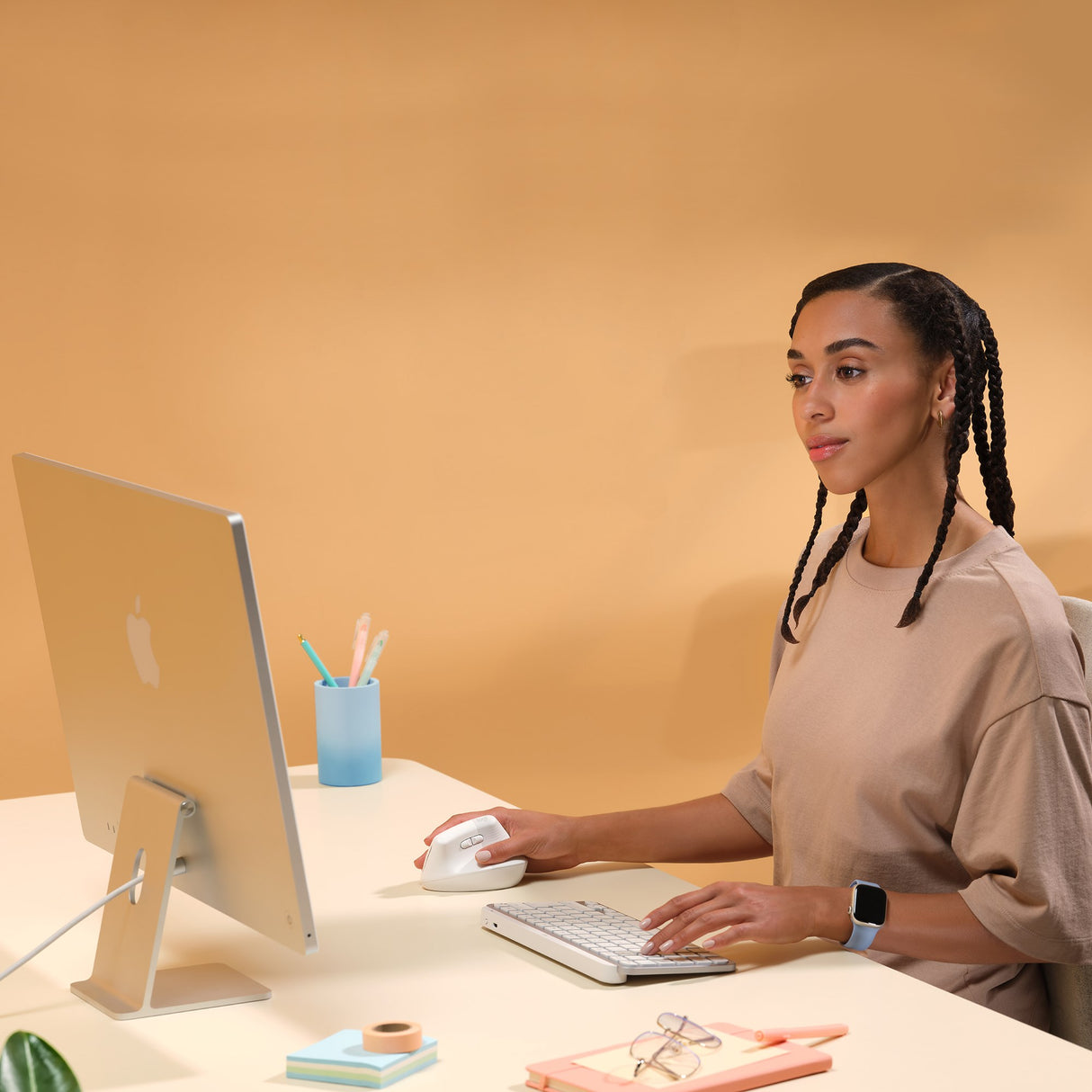 Logitech Lift for Mac Vertical Ergonomic Mouse, Off-White/Pale Grey – Trådløse mus (billede 2)