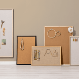 60 x 40 cm. Kork opslagstavle med sort ramme