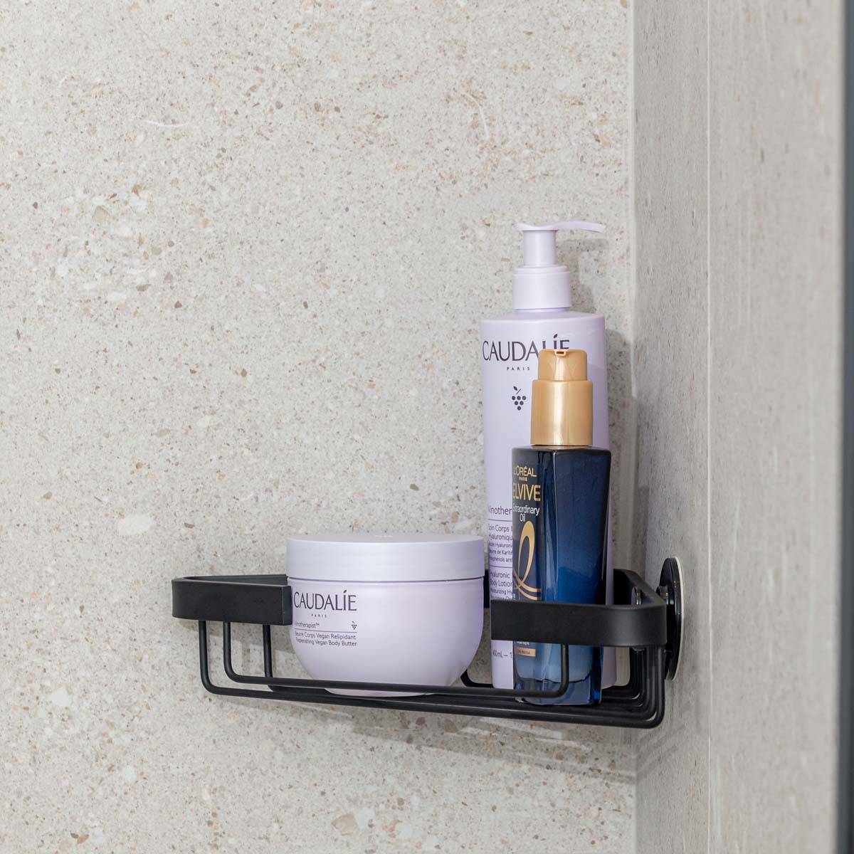 Hjørnehylde til bad sort aluminium